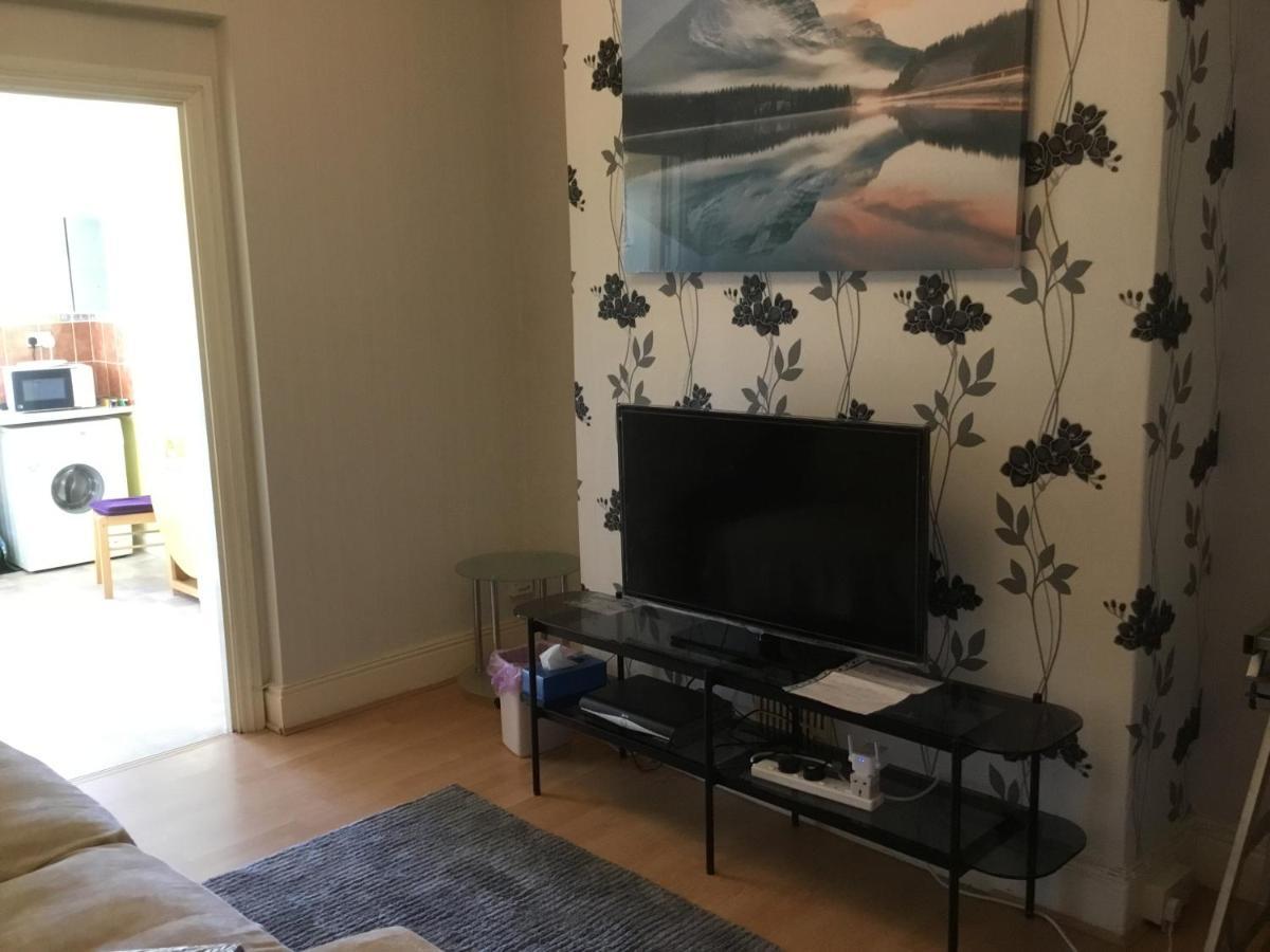 Apartment With Shared Garden And Basic Equipments Plymouth Extérieur photo
